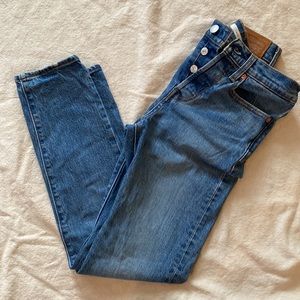 24” Levis high waist button fly